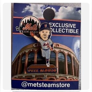 NY Mets Exclusive Pete Alonso Bobblehead Pin 2022